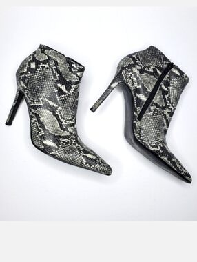 Colin Stuart Leather "Python" Stiletto Booties Size 5.5